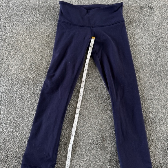 Lululemon leggings size 2 - Picture 2 of 6